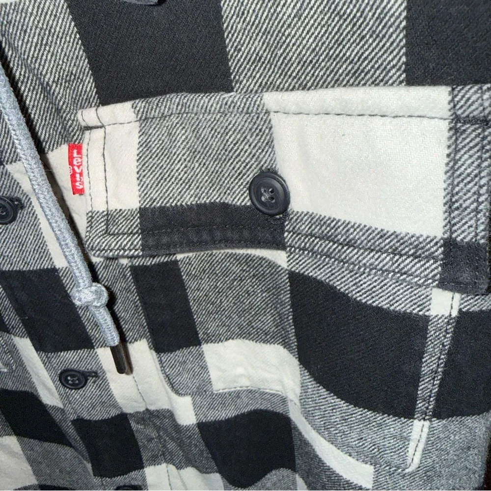 Levi's Black and White Plaid Hooded Flannel Jacket - Picture 5 of 8